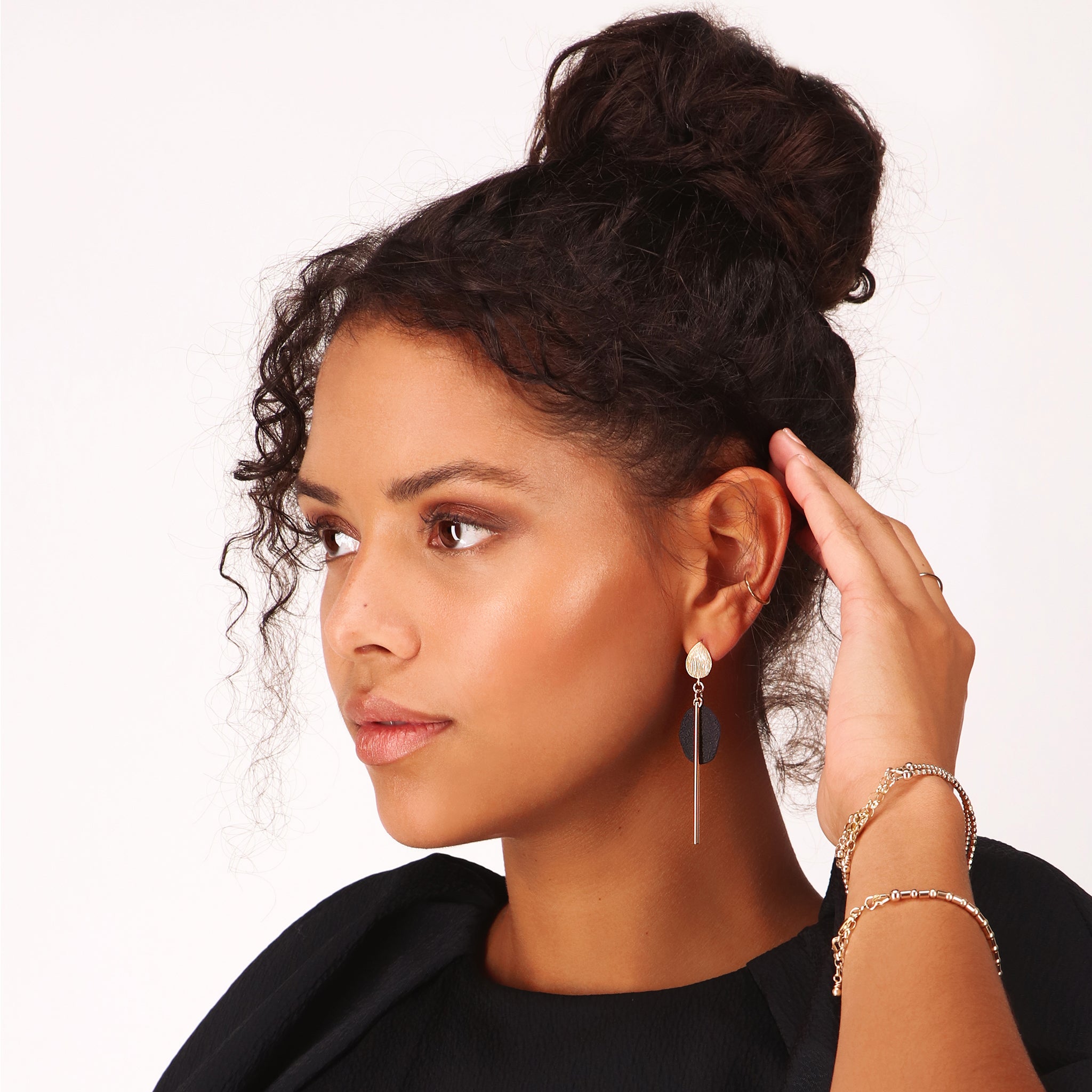 Stem Disc Drop Earrings